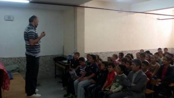 Eğitimci Yazar Duran ÇETİN İlçemiz Korualan Ortaokulunda Öğrencilerimize Konferans Verdi.
