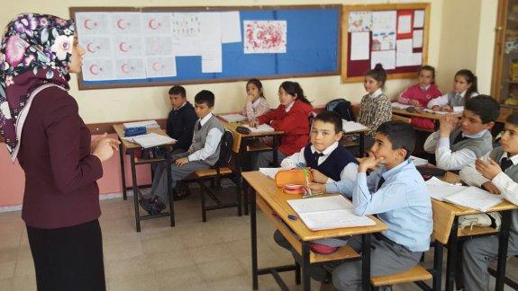 Sayın Kaymakamımız Neslihan KISA ile birlikte Aşağı Hadim Ahmet Yavuz Ortaokulunu Ziyaret Ettik.